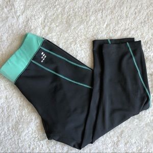 BCG Capri Leggings Size Small